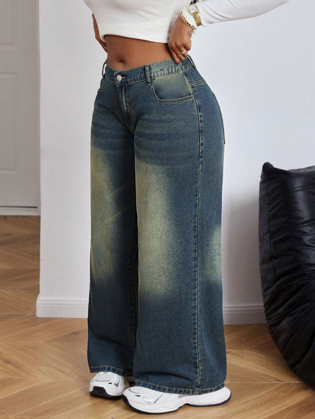 Women Luxury Jean - Image 10